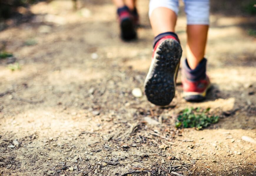 Kolonia survivalowa: czy jest to bezpieczna i wartościowa opcja dla twojego dziecka?