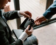 Męskie perfumy do 300 PLN: sprawdź rozmaite propozycje